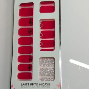 Dashing Diva Nail Strips Valentine's Day